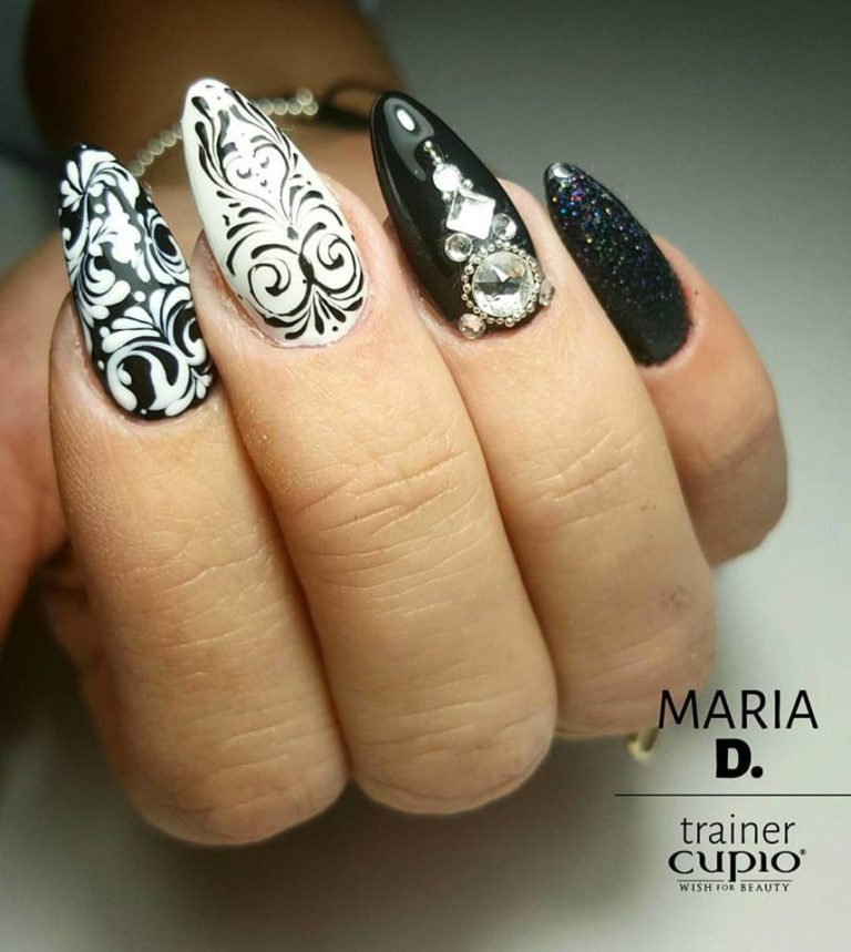 69 Beautiful Black And White Nail Design For Classic Look - Blurmark