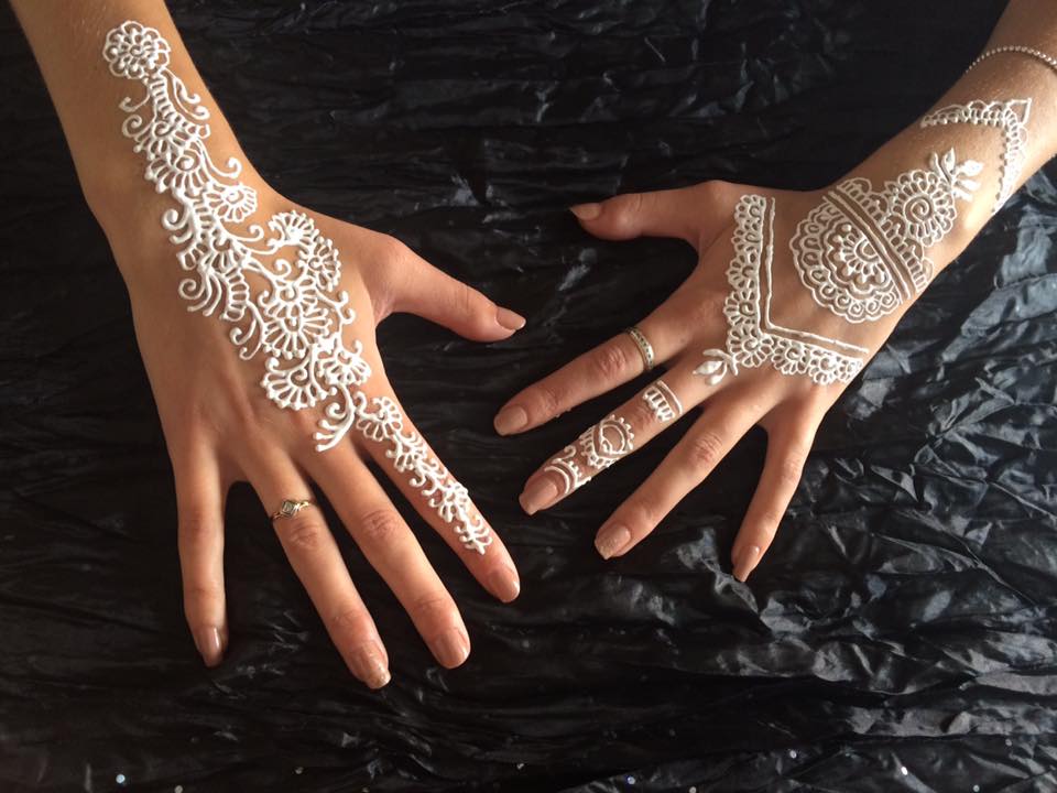 64 Stunning White Henna Design Ideas That You Will Love - Blurmark