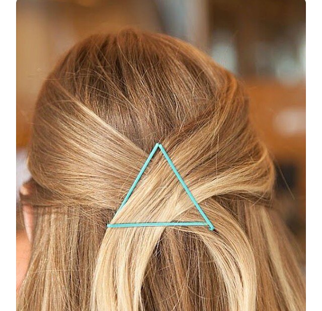 Bobby Pins Placed in Triangular Configuration-2