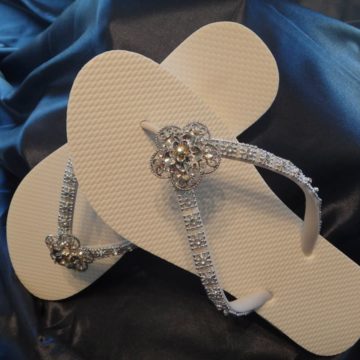 Faux Diamond Straps Topped With a Rhinestone Center.