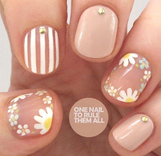 Nude Negative Space Nail Art Design for Short Nails