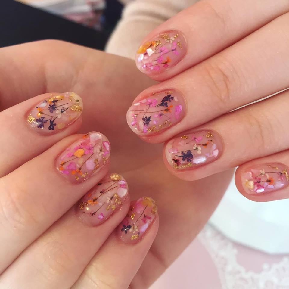 63 Dazzling Flower Nail Art For Pleasant Spring 2017