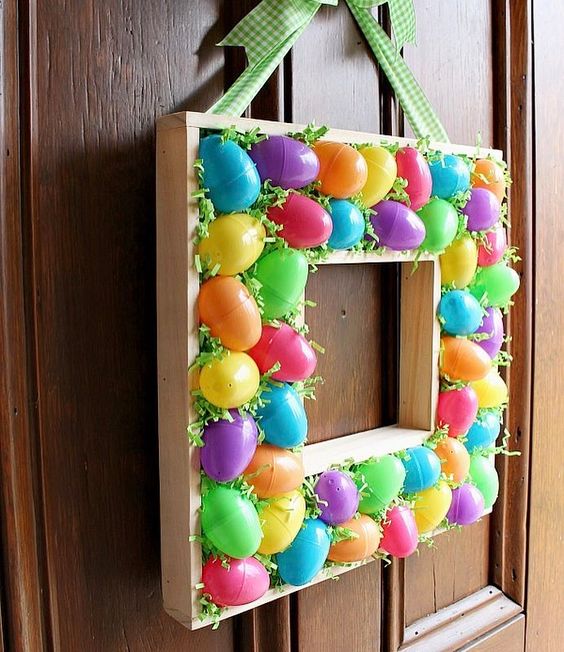 Plastic Egg Wreath Project For Kids
