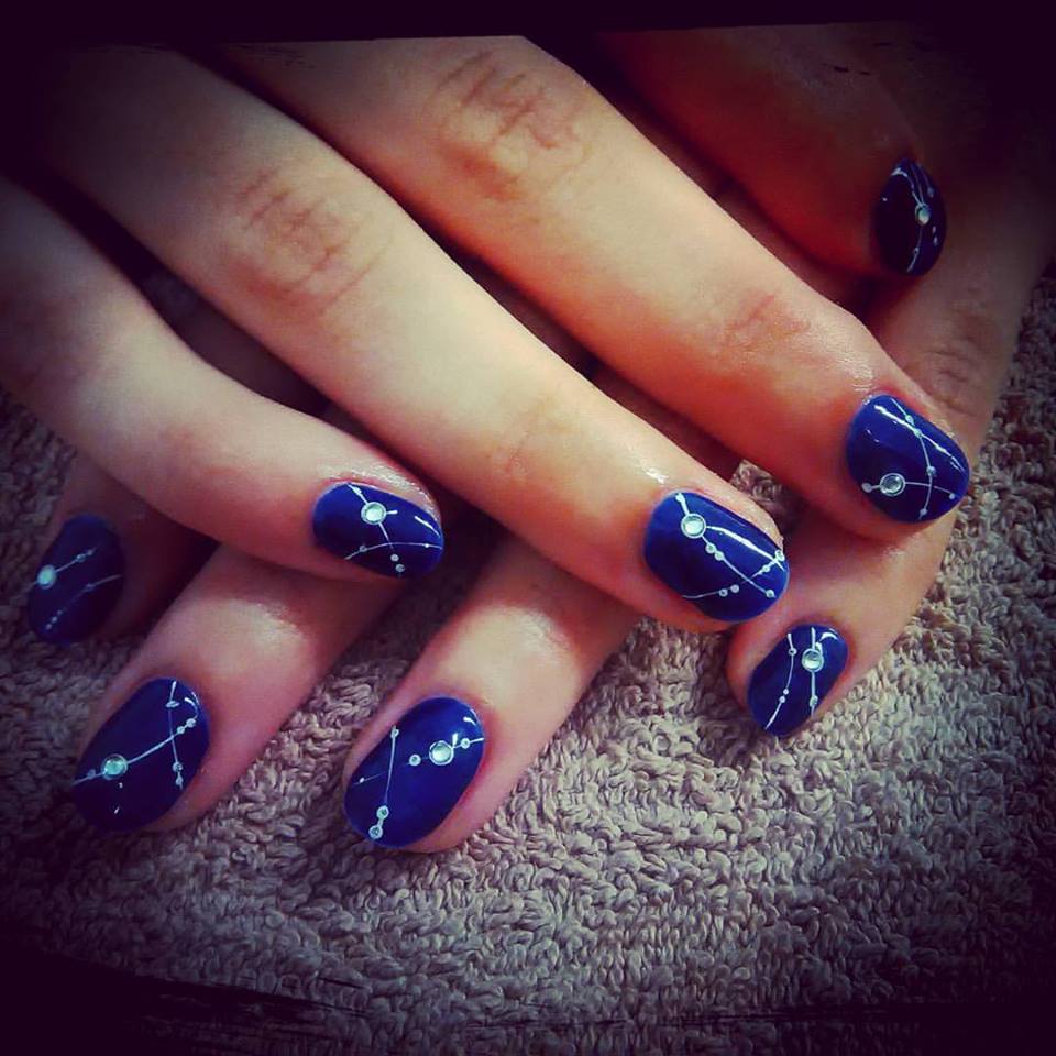 Beautiful Blue Nails