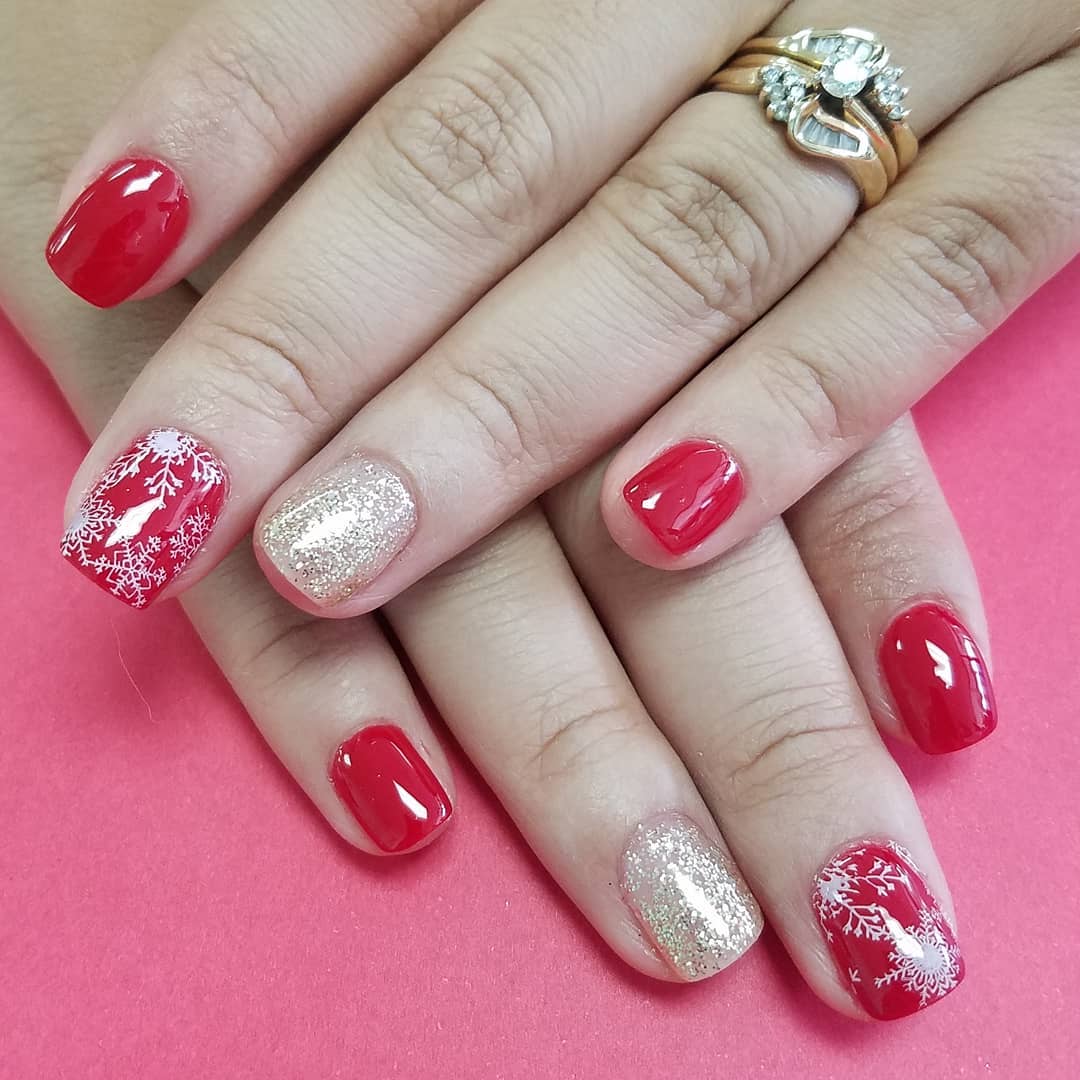 Bright pink with golden Christmas party nails. Pic by _nailsby_amy_