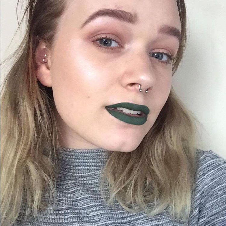 Dark Green Lips