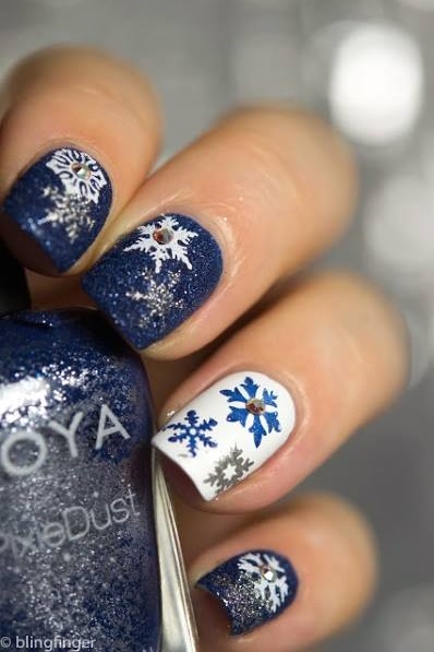 Glitter Snow Flakes On Nails