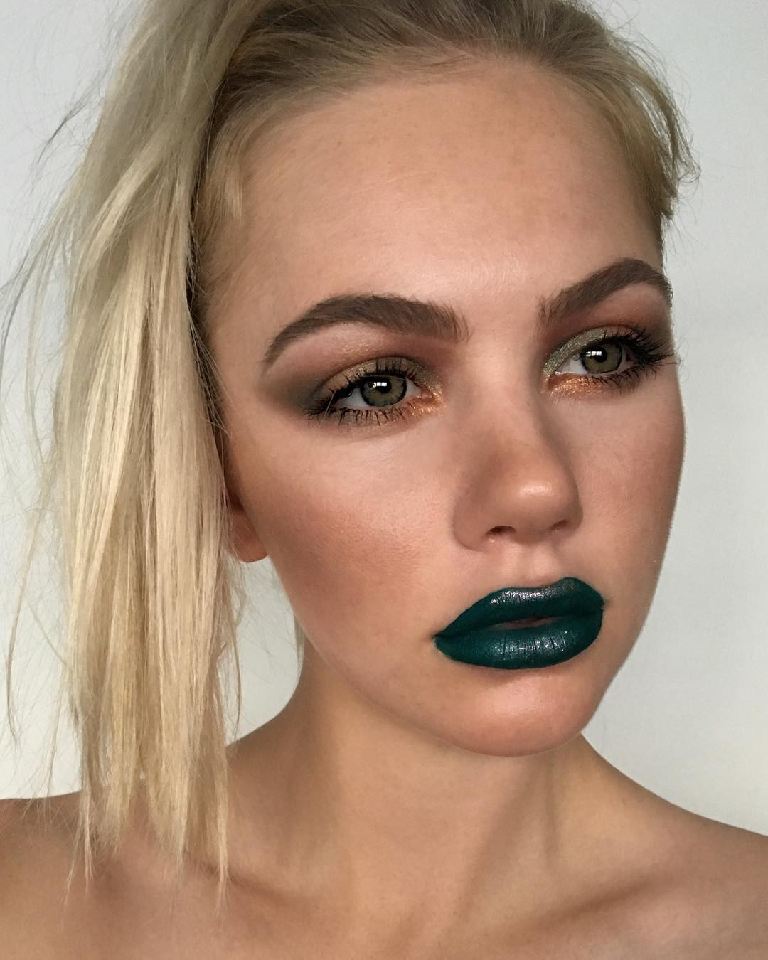 Glossy Dark Green Lips