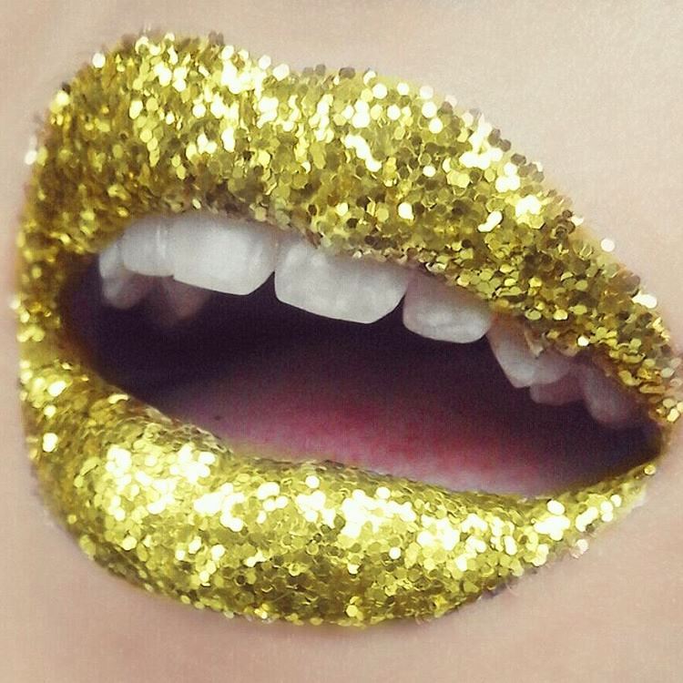 Golden Sparkle Lips