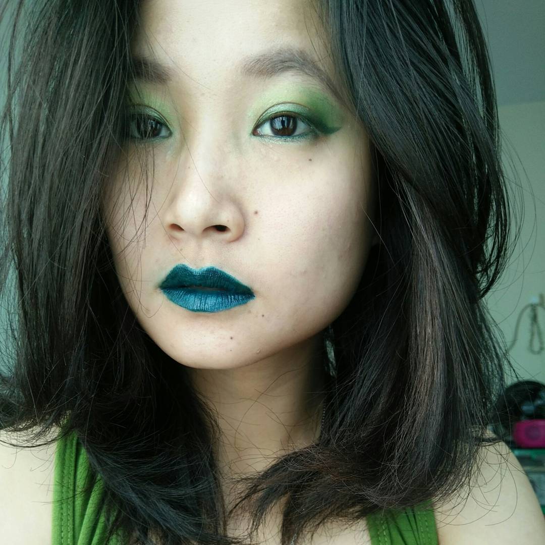 Peacock Green Lips