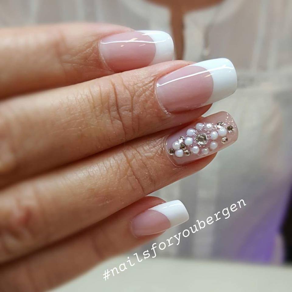 Summer Bridal Nails