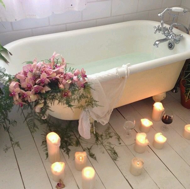 Beautiful Candlis And Flowers Decoration For Shabby Chic Bathroom