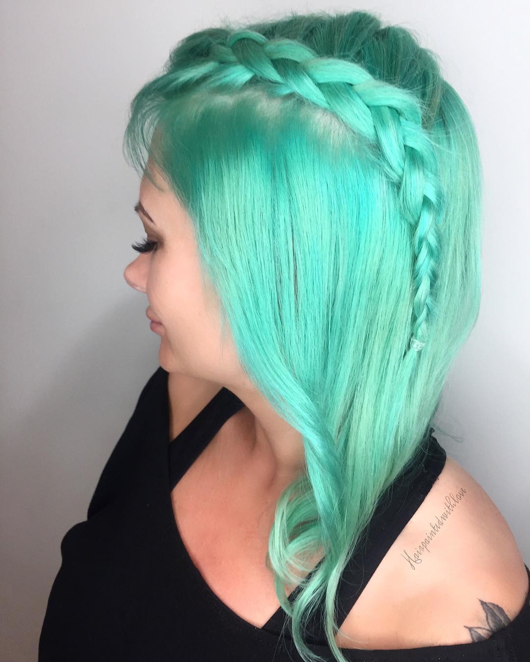 Colored Braid With Wavy Hairs