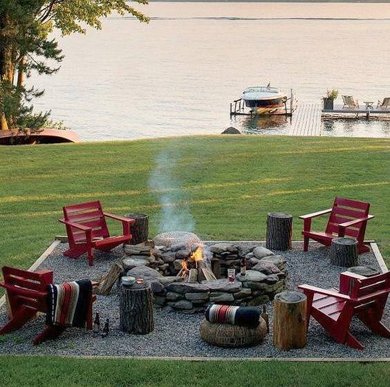 Creative Outdoor Sitting With Fire Pit