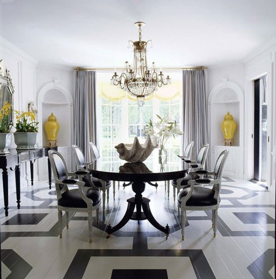 Luxury Dining Room Decor With Antique Chandeliers
