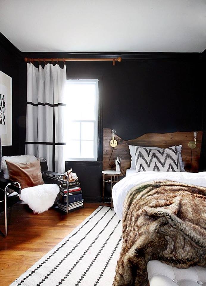 Best Rustic Bedroom With Black & White Curtain, Carpet, Matching Bedsheet And Brown Blanket
