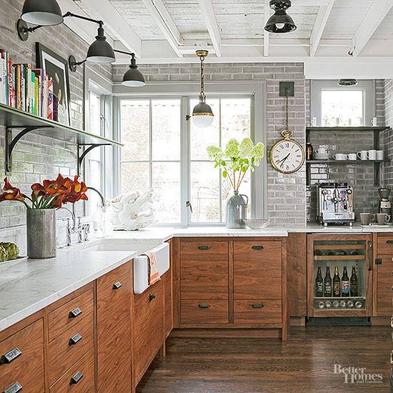 Chic Kitchen Decor With Beam Ceiling