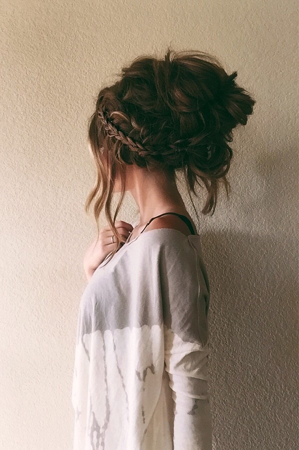 Hairstyle With Braid And Curls
