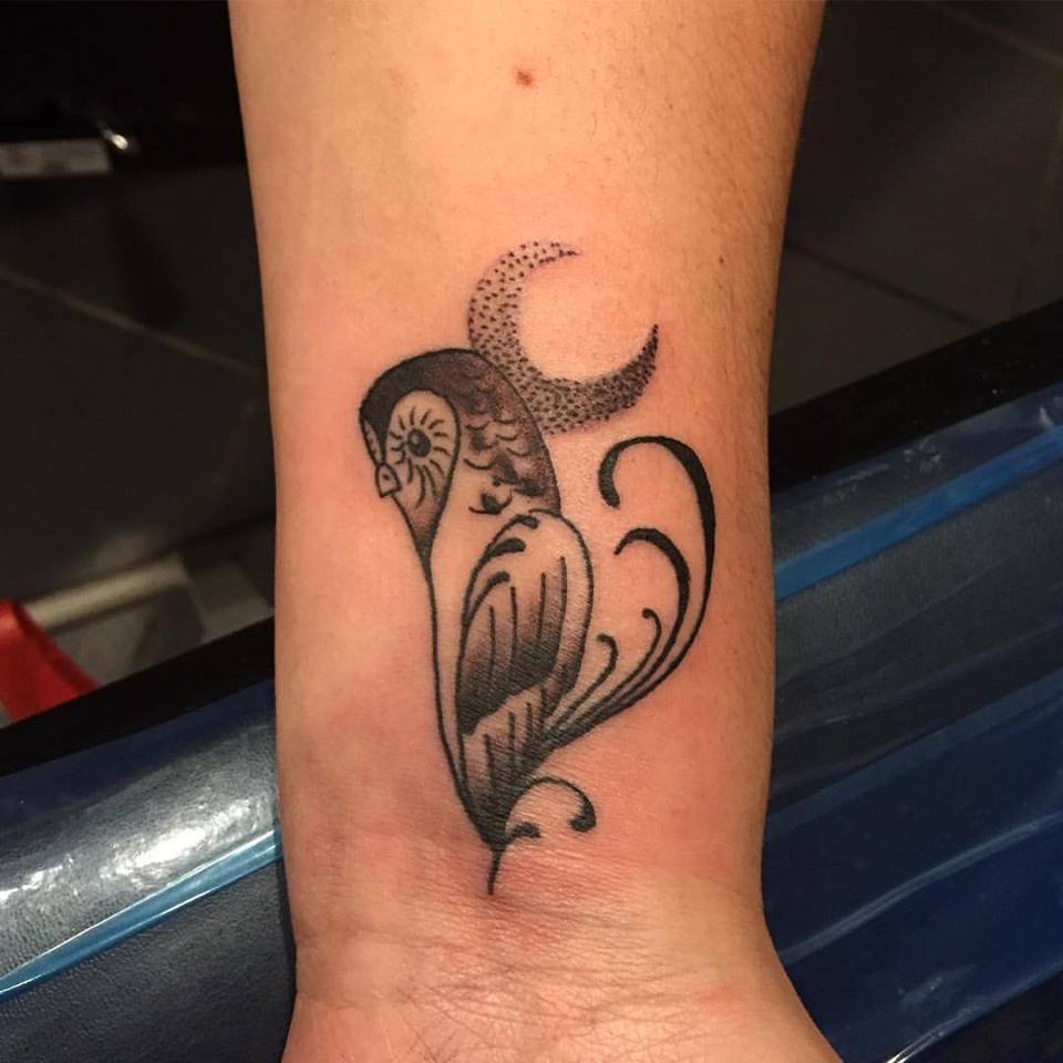 Stylish Small Owl With Moon On Lower Leg