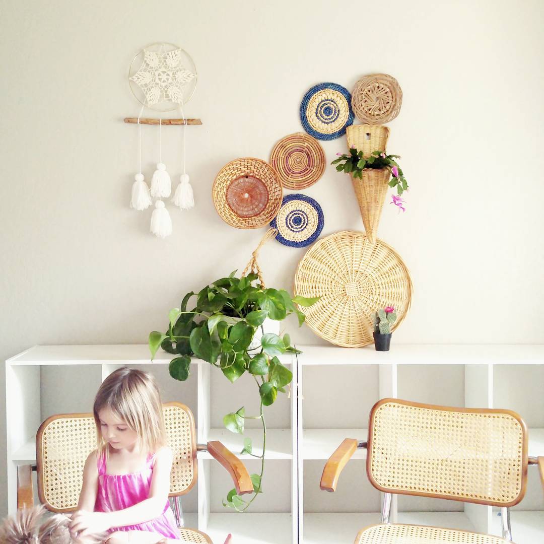 Hanging Basket To Decor Wall And Dreamcatcher Is Intristing Idea To Decor Kids Room In Boho Style