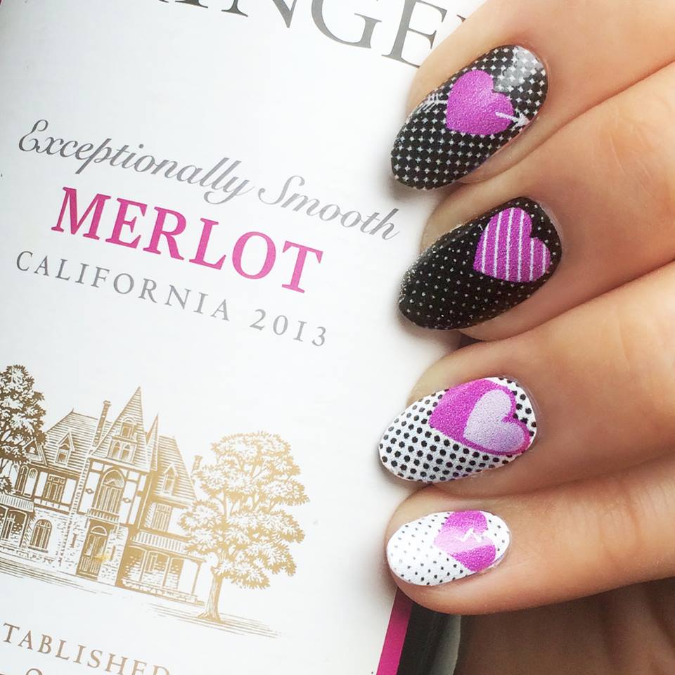 Pretty Polka Dots With Heart On Nails
