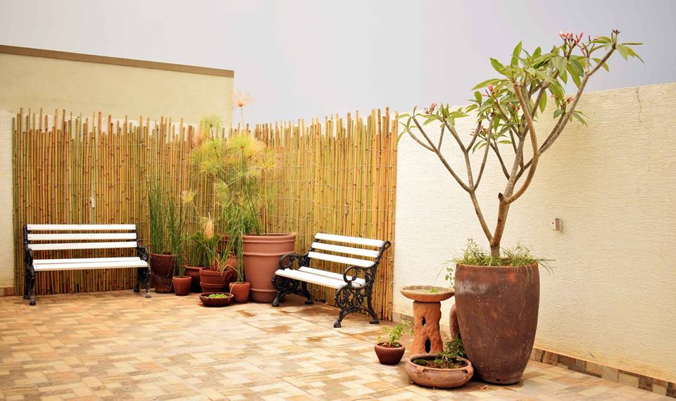 Small Terrace Garden Design With Benches