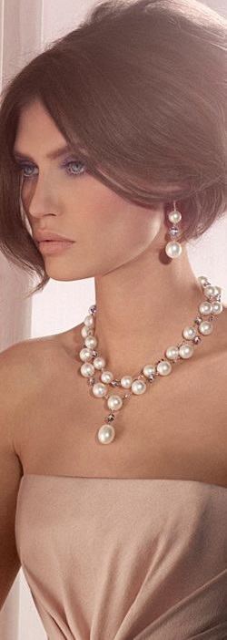 Adorable Pearl Necklace Set