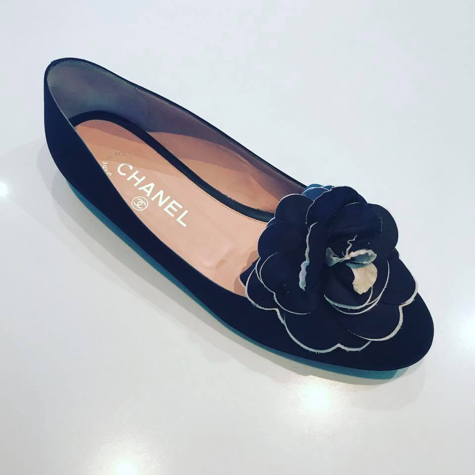 Amazing Black Ballet Flats With Beautiful Flower