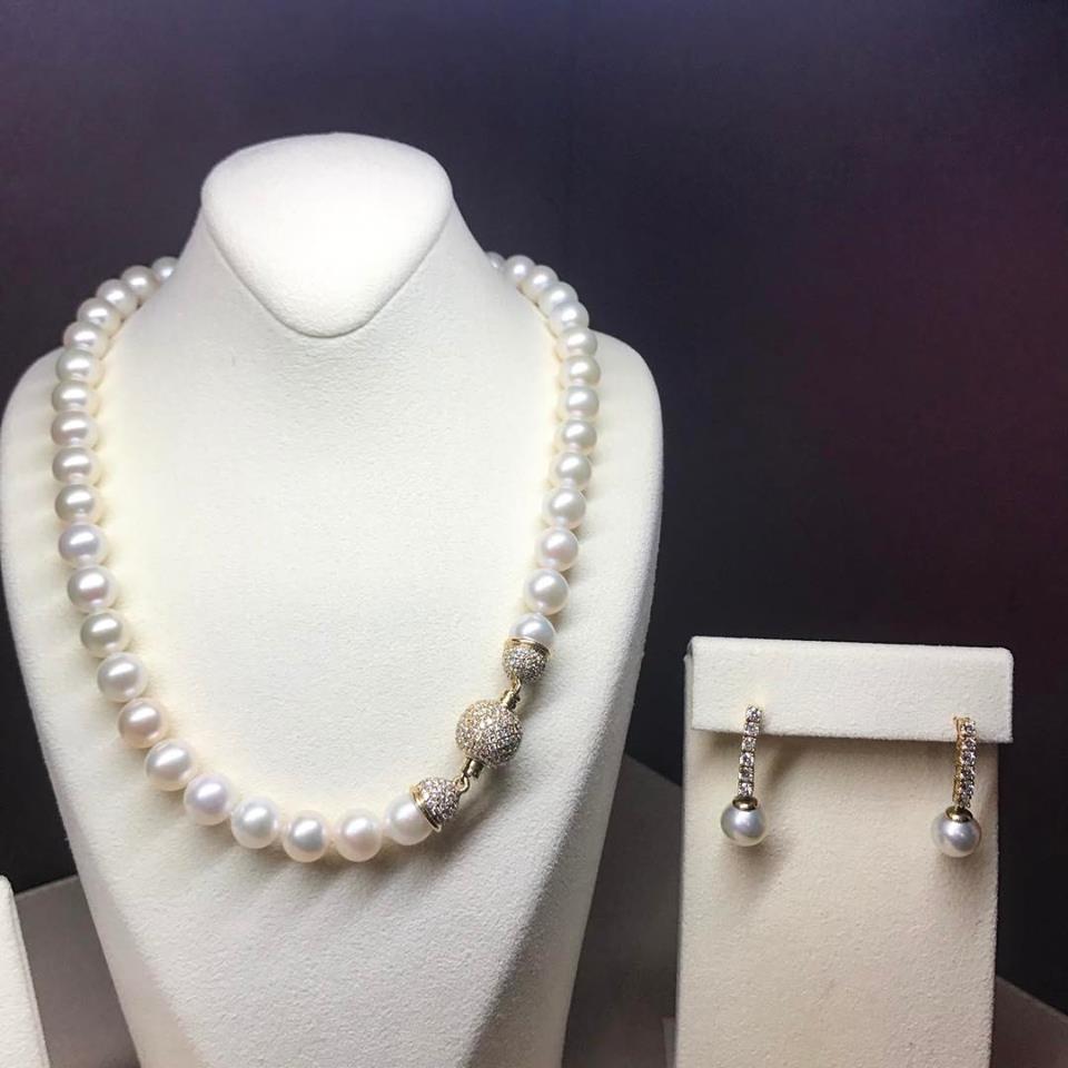 Best Pearl Necklace With Colorless Diamonds