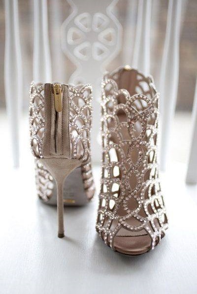 Charming Open Toe Wedding Shoes Design With Chain