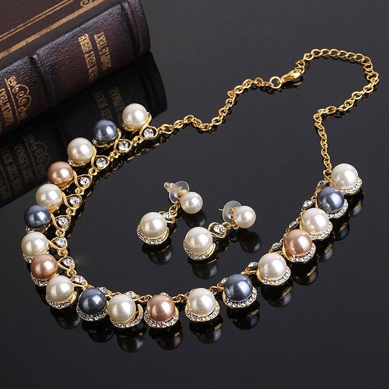 Chic Pearl Necklace Set With Earrings