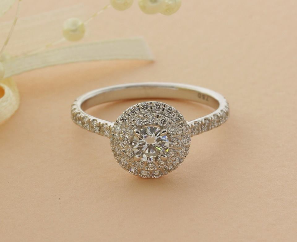 Creative Diamond Engagement Ring Design