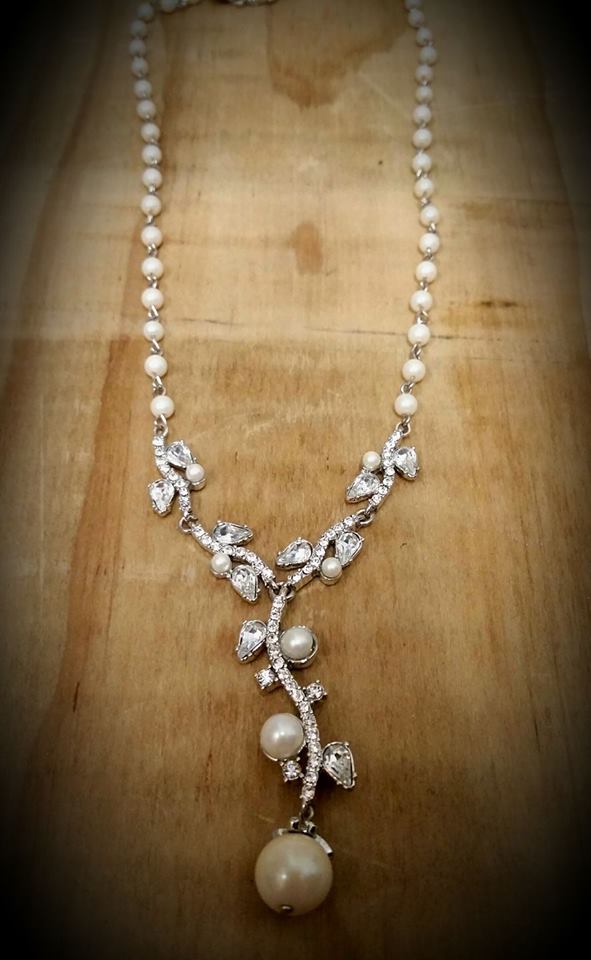 Exclusive Pearl Necklace Set Idea