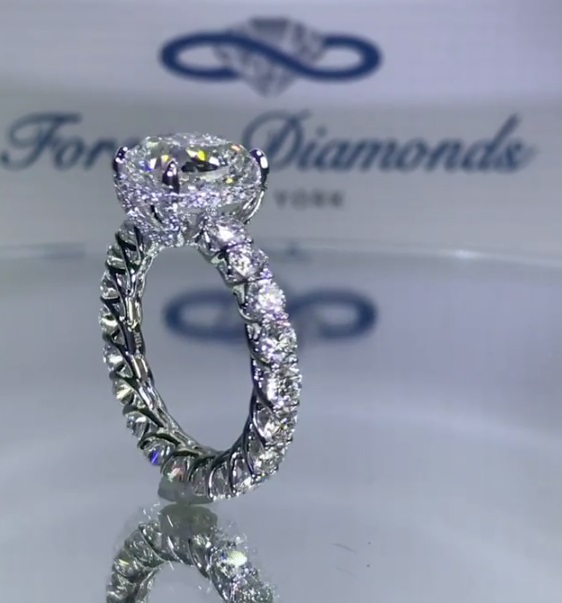 Extraordinary Diamond Ring Design