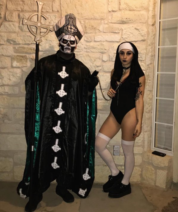 Ghost couple costume for Halloween party. Pic by disintegration_xx