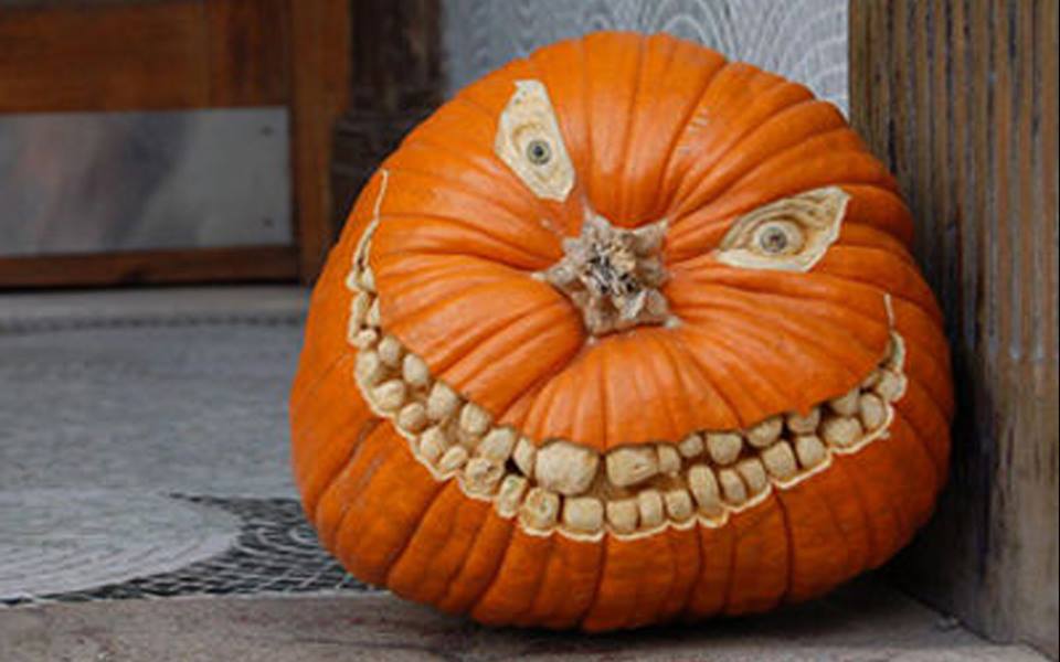 Graceful Spooky Pumpkin Carving Idea