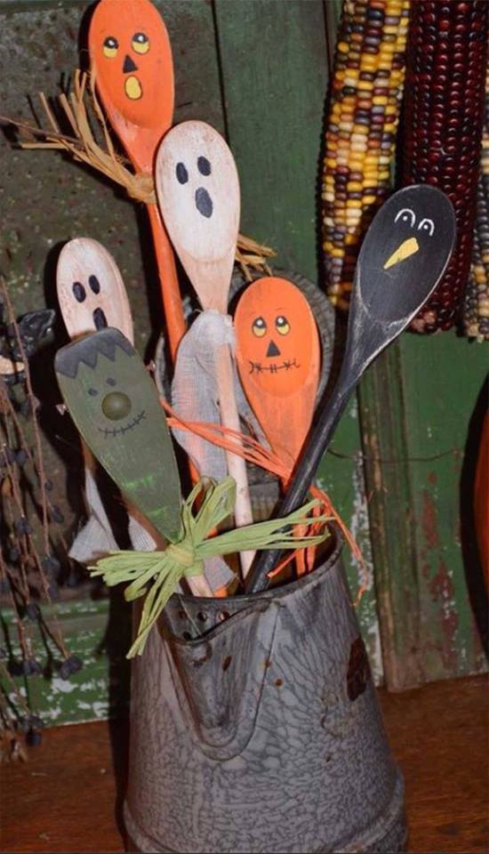 Homemade Wooden Spoon Turns Into Creepy Halloween Decor