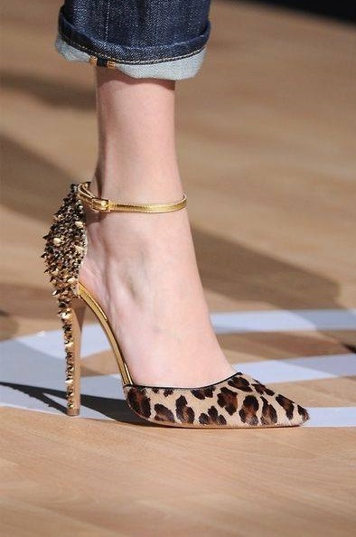 Leopard Print Pointed Toe Heels With Riverts