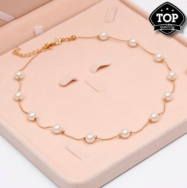 Pretty Pearl Necklace With Gold Plated Chain