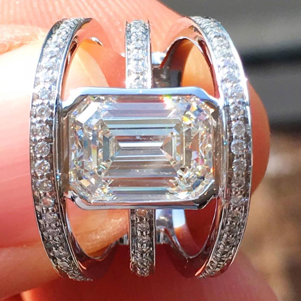 Remarkable Engagement Ring Set