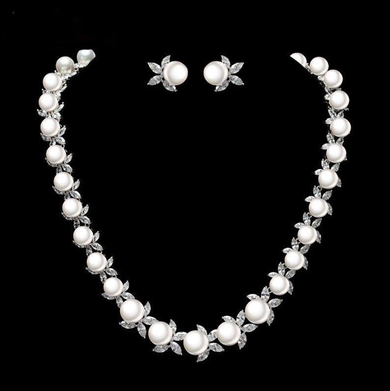 Sassy Single Line Pearl Necklace Set With Earrings