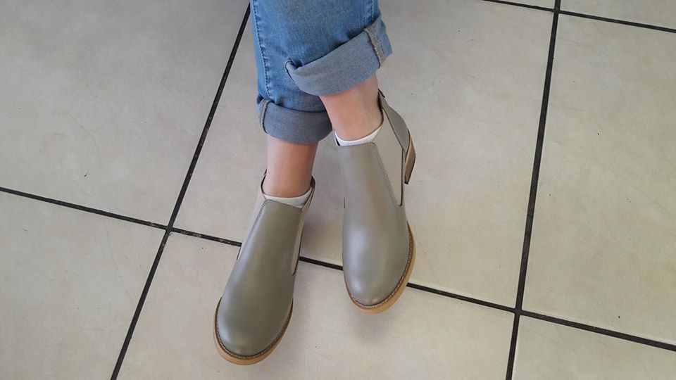 Simple Rounded Toe Grey Ankle Boots