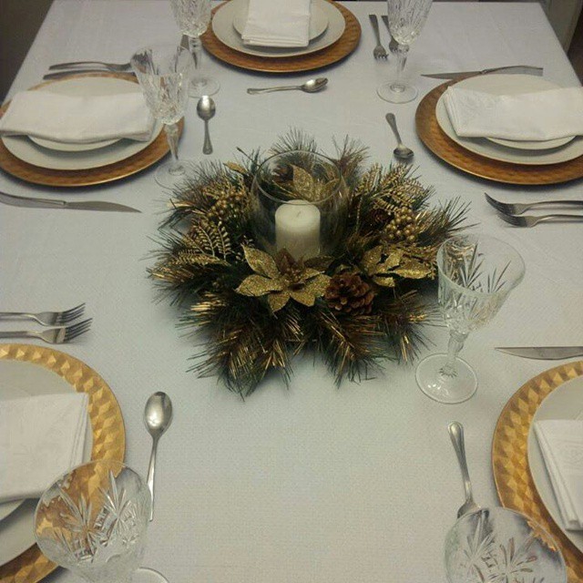 Lovely Christmas table setting. Pic by thelastdetailbytatiana