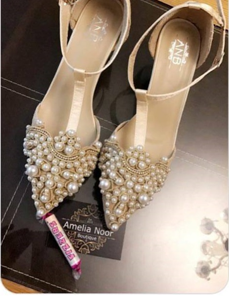 Mindblowing T-Strap Wedding Shoes