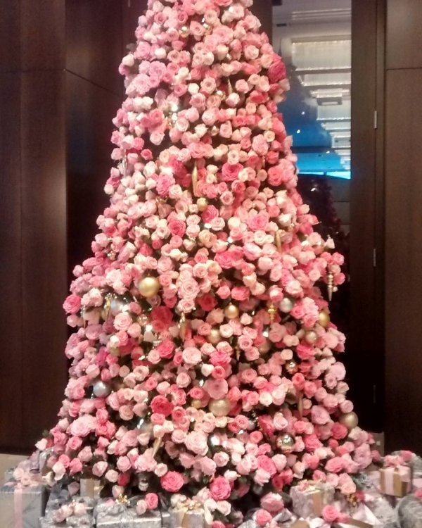 Pretty pink roses tree for Christmas. Pic by karendiane5