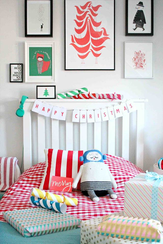 Red and white decor kids room. Pic by homedesign