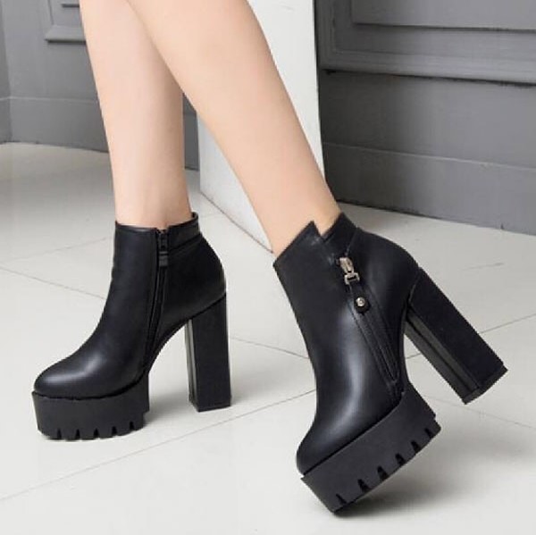 Stylish Black Platform Block Heels With Side Zip