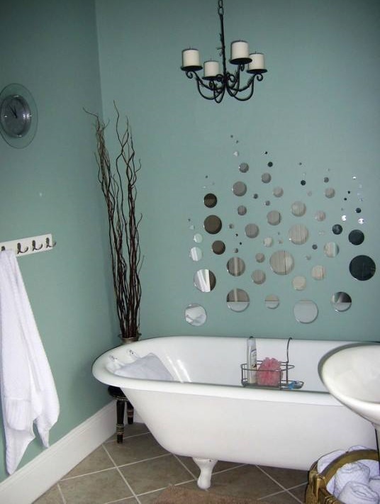 Classic Bathroom Decor With Bubbles On Wall