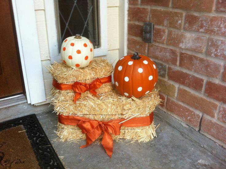 Colored Pumpkin Porch Decor Idea