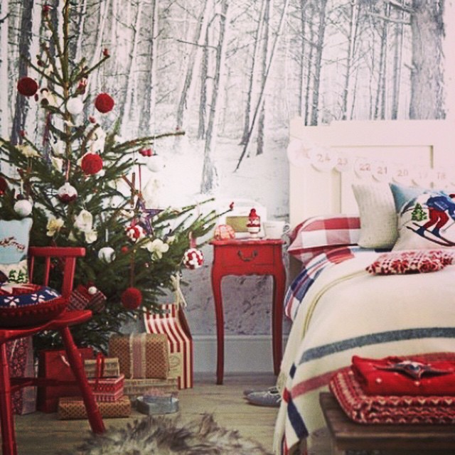 Cozy Bedroom Decor With Christmas Tree